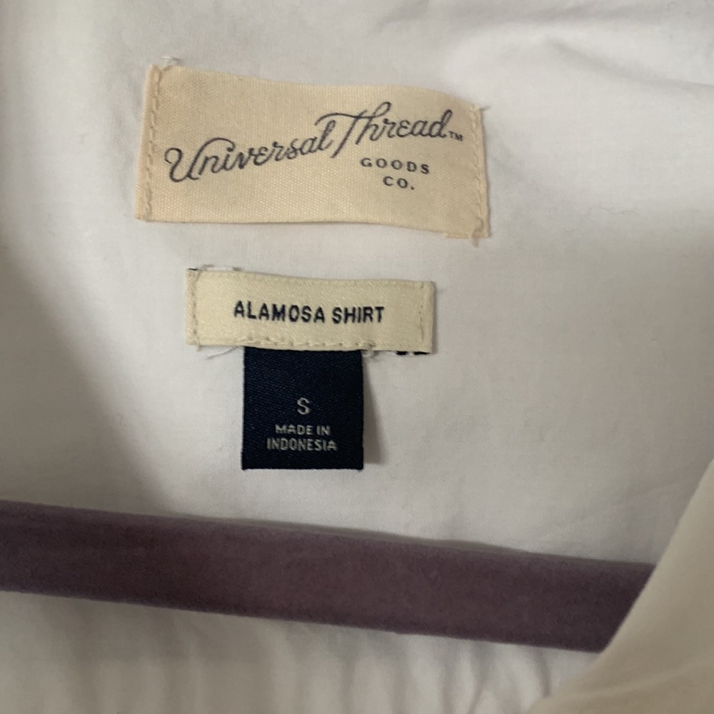 Nice oversized white button down- Universal Thread- size S - Picture 2 of 3